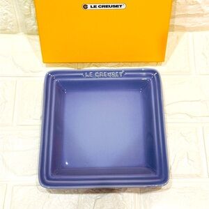 Le Creuset Square plate
